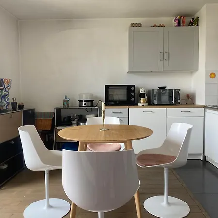 Parisian Fully Accommodated *